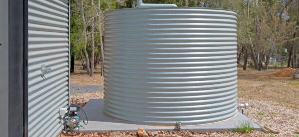 Rainwater tank (1400 × 600 px)